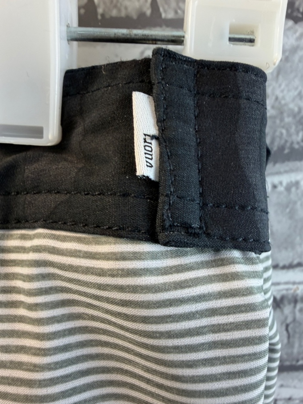 VUORI Men’s Striped Boardshorts - Picture 5 of 13
